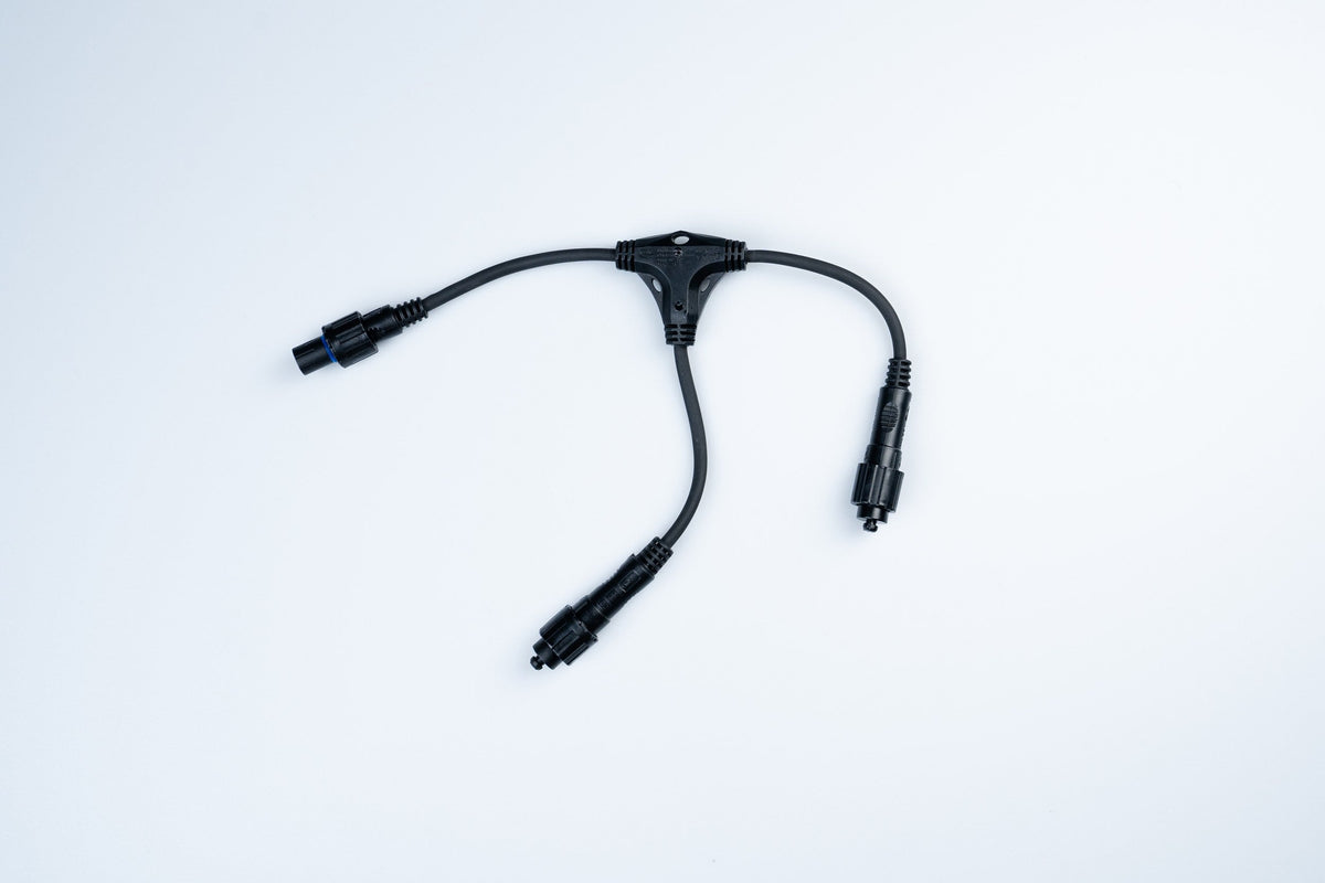 MK Illumination QF+ Verteiler (Divider) – 2, 3, 6, 11 oder 22 Ausgänge – 2 (T-Stück) · Schwarz (001-121)