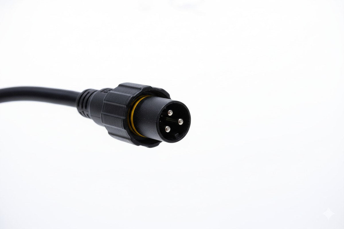 MK Illumination QuickFix® 36 V Verlängerung & T-Verteiler 230-V-Seite – Verlängerung 1 m / Schwarz (003-103) – Anwendung / Detail