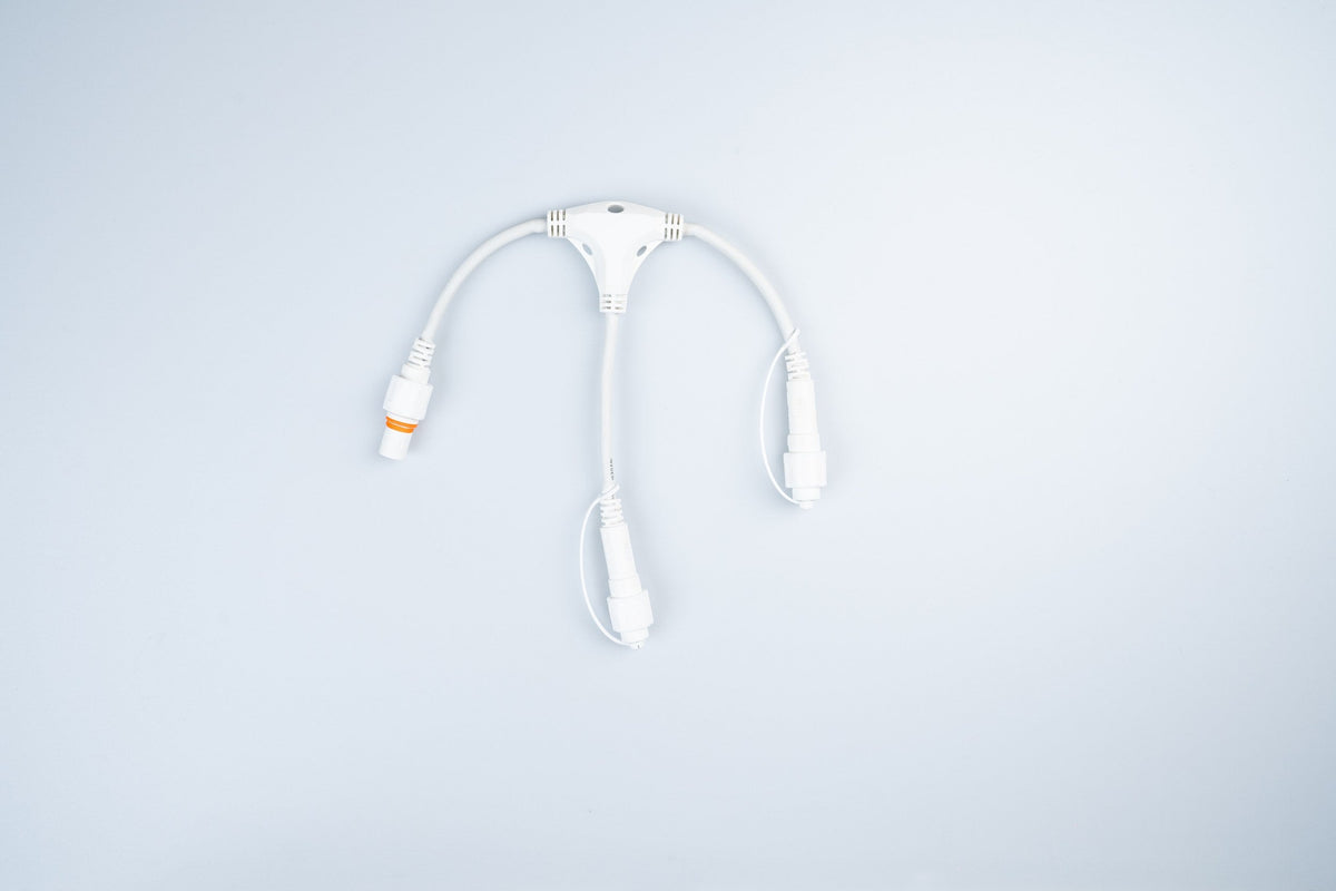 MK Illumination QuickFix® 36 V Verlängerung & T-Verteiler 230-V-Seite – T-Verteiler 2 Ausgänge / Weiß (003-122)