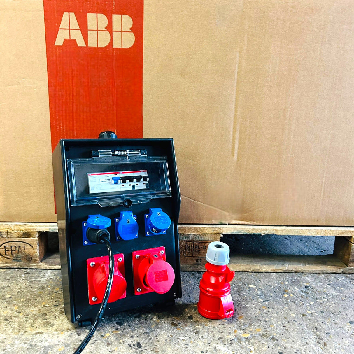 SANOS Vollgummiverteiler ABB/PCE - 2x CEE 16A und 3x Schukodosen mit FI | SAN023