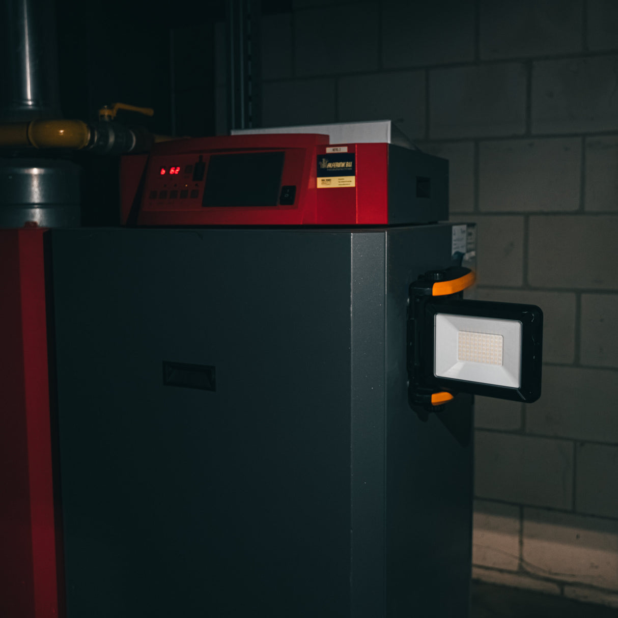 LED-Akku-Arbeitsleuchte, 20 W, IP54, inkl. 18 V Akku-Adapter, USB-Ausgang