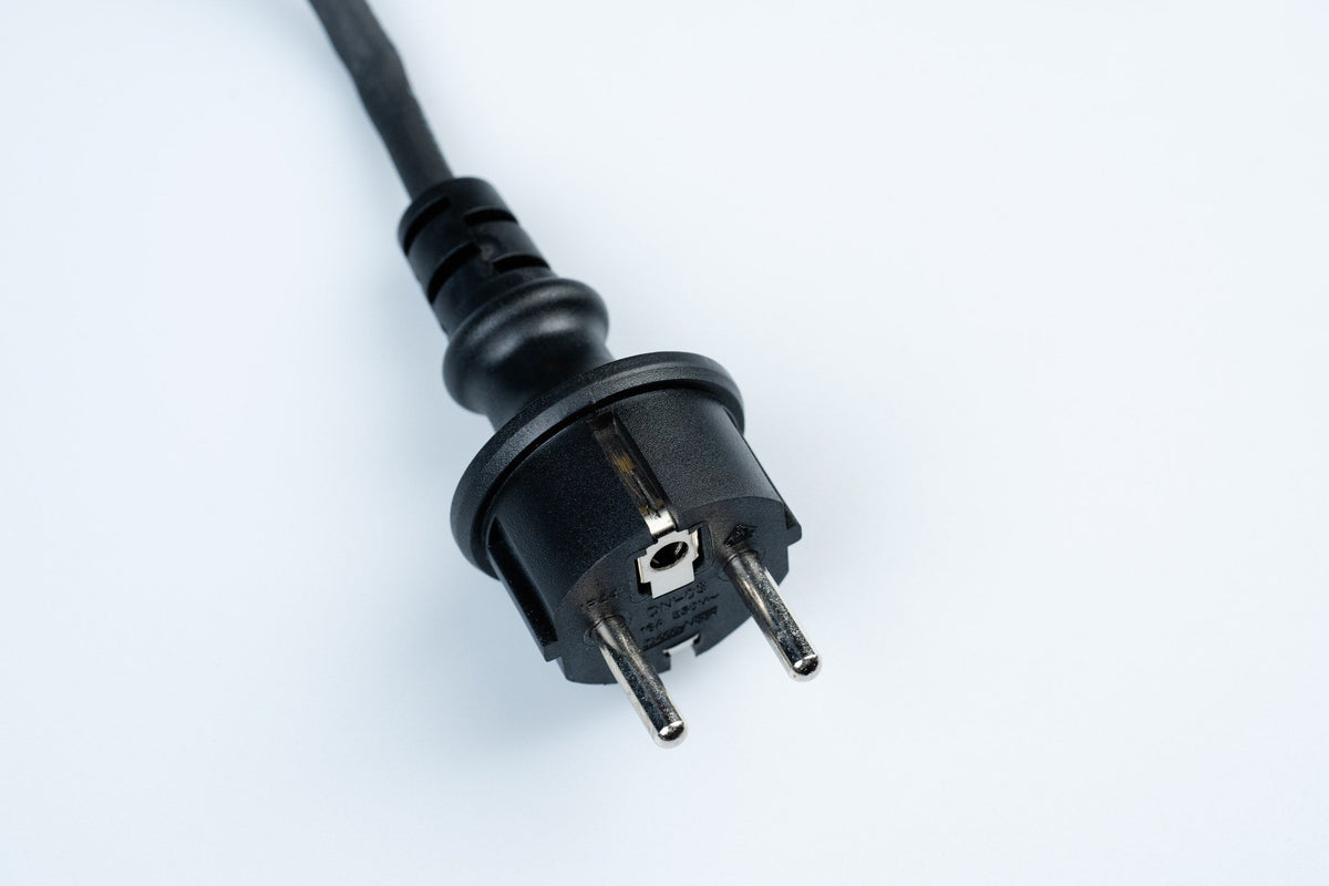 MK Illumination QuickFix® 36 V Anschlusskabel 1,5 m – Netzstecker auf QuickFix®-Kupplung – Schwarz (003-001) – Anwendung / Detail