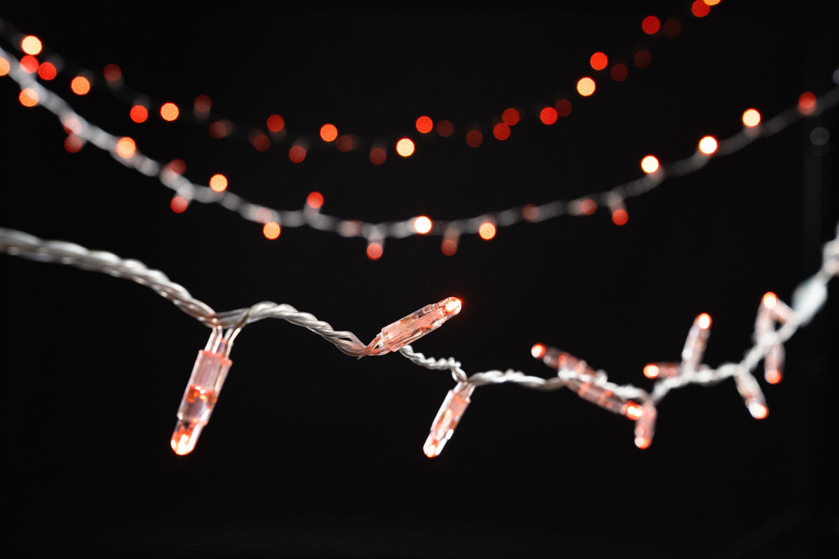 MK Illumination String Lite® 36 V – LED-Lichterkette Niedervolt – 12 m · 120 LED / Orange (029-074) – Anwendung / Detail